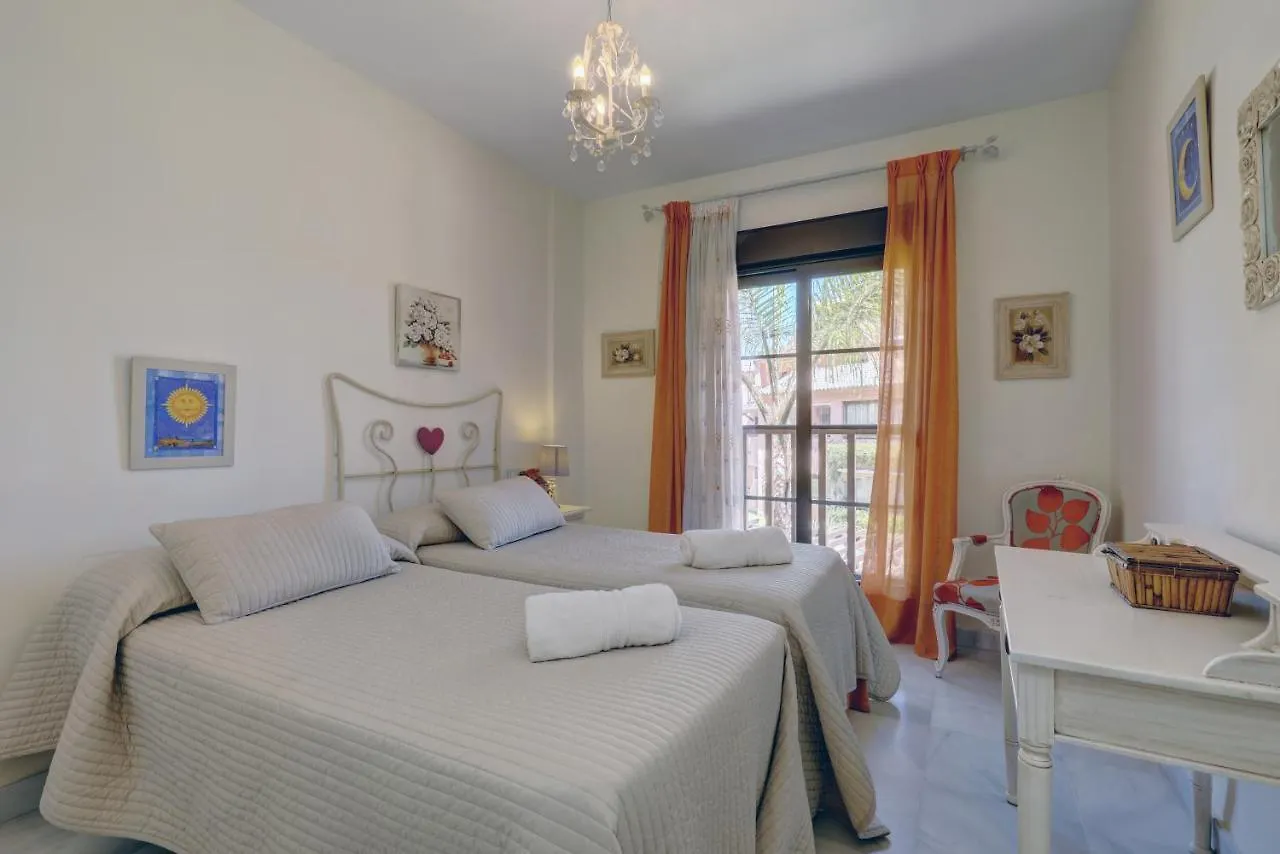 Fairytale Hacienda Del Sol 3 Bedroom Holiday Flat Estepona